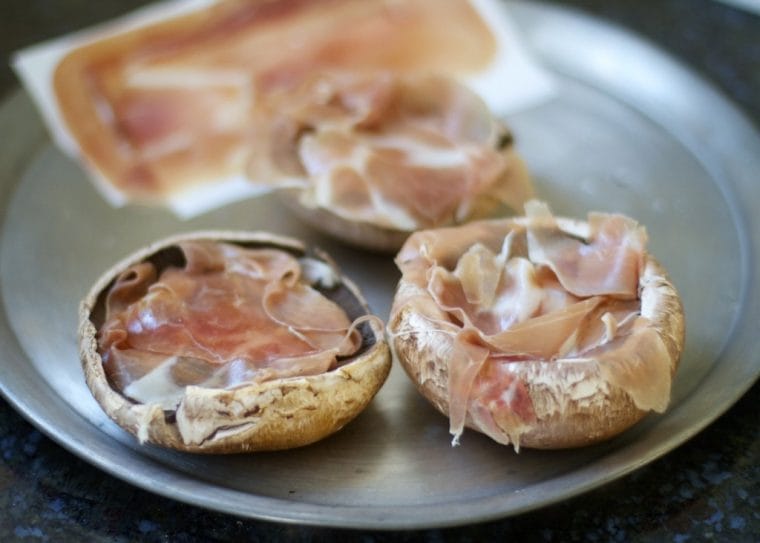 Hongos portobello con huevos fritos
