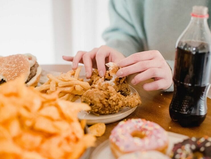 El colesterol alto en la sangre puede provocar muchos problemas de salud ¡Evita estos alimentos para prevenir enfermedades!