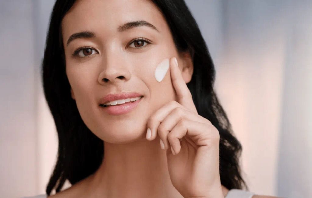 ¿Tu piel luce menos firme, tienes dolor articular o el cabello se quiebra? Descubre 5 señales claras de que te falta colágeno y qué hacer al respecto