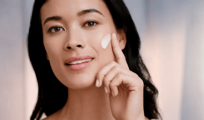 ¿Tu piel luce menos firme, tienes dolor articular o el cabello se quiebra? Descubre 5 señales claras de que te falta colágeno y qué hacer al respecto