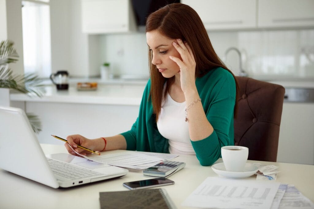 Recibir tu primer sueldo es uno de los momentos más atractivos de la vida adulta. Ahora toca aprender a organizar tus gastos