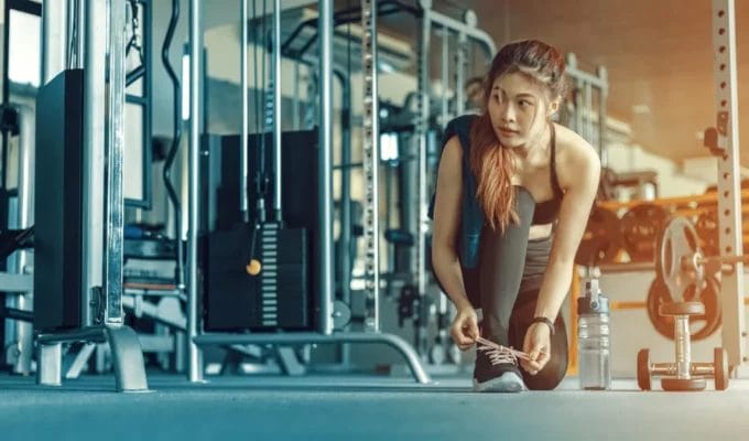 Antes de ir al gimnasio este inicio de año, conoce qué debes tomar en cuenta para empezar de forma segura, realista y sin abandonar.